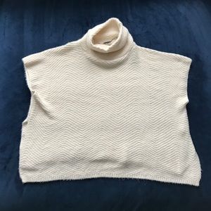 DO EVERYTHING IN LOVE‎ CREAM POCHO SWEATER